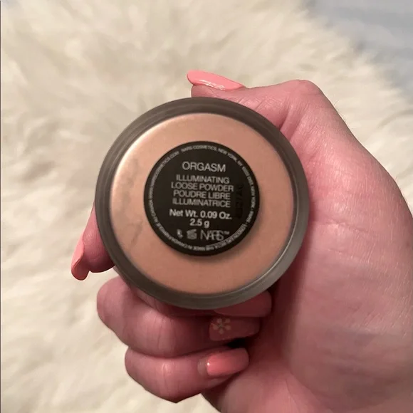 Nars Illuminating Powder - Picture 3 of 4